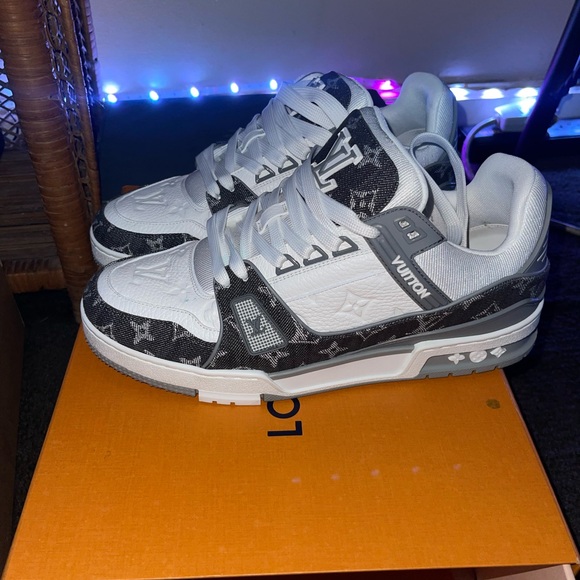 Louis Vuitton Black and White Monogram Sneakers - Picture 1 of 9